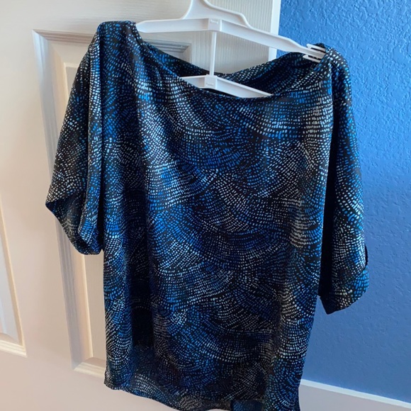 Forever21 loose top, deep V back, - Picture 1 of 4